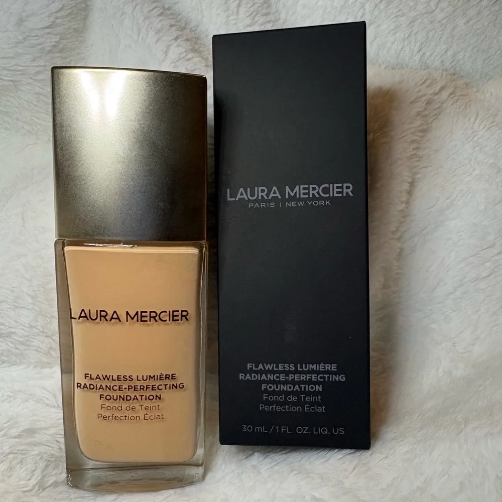 Laura Mercier Flawless Lumière Foundation in Shade 1N2 VANIELLE Brand New in Box - Picture 1 of 2